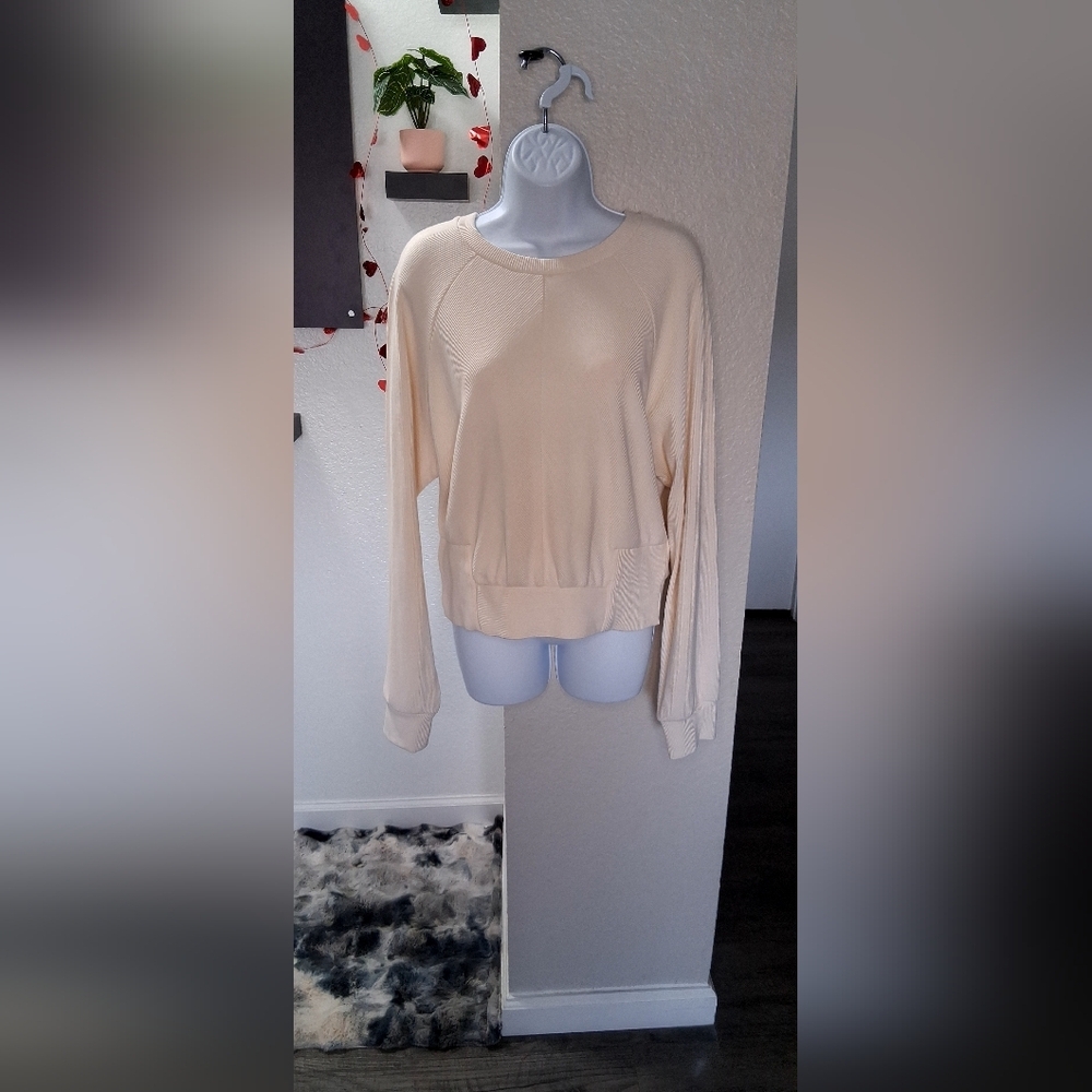 Express Cream Color Women Sweater, Size Large - Picture 7 of 14